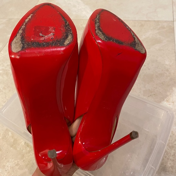 Christian Louboutin Private Number Patent Red Leather Peep Toe platform pump - Picture 7 of 7